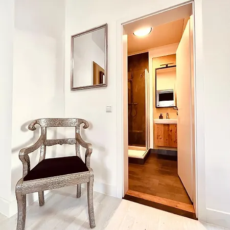 Loewe Apartment *